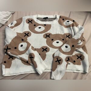 Debut Bear Print Sweater in White and Tan